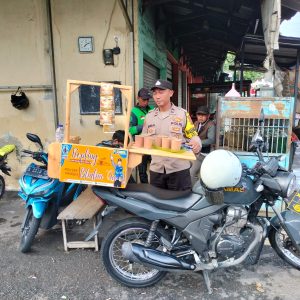 Polsek Prigen Gelar KOPLING, Polisi Ngopi Bareng Warga untuk Jaga Kamtibmas
