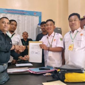 Riswan Toni, seorang jurnalis ikut ambil formulir daftar calon ketua KONI Lampung timur 