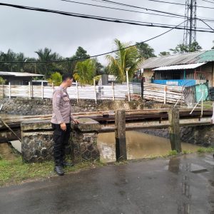 Respon Cepat Antisipasi Banjir, Polsek Panongan Cek Daerah Rawan di Mekar Jaya   