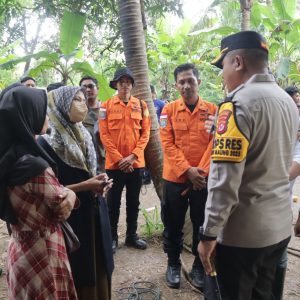 Kapolresta Tangerang Tinjau Lokasi Jatuhnya Santri Tenggelam di Kali Cidurian Kresek   