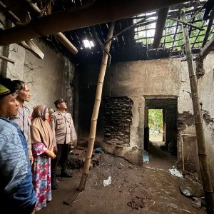 Hujan Deras Disertai Angin Kencang Rusak Masjid dan Rumah Warga di Pasuruan