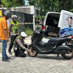 Antisipasi Kendaraan Mogok Saat Nataru, Satlantas Polres Gresik Turunkan Mobil KELINGAN AMAN