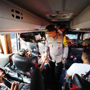 Tinjau Terminal Pulo Gebang, Kapolri Tekankan Utamakan Keselamatan Penumpang