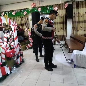 Polres Bojonegoro Lakukan Sterilisasi Gereja Jelang Ibadah Natal*