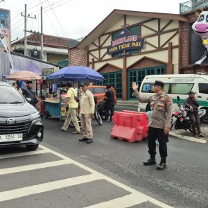 Libur Bersama Hari Kedua, Polres Pasuruan Antisipasi Lonjakan Pengunjung Wisata Cimory Prigen