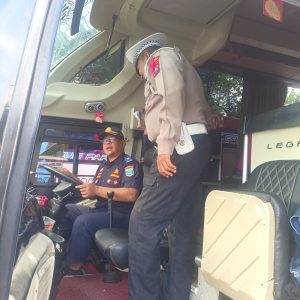 Polres Probolinggo Gelar Ramp Check Gabungan Angkutan Pariwisata Nataru 2025–2026