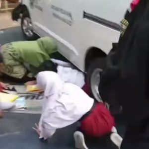 MOBIL MBG SERUDUK SISWA SD KALIBARU