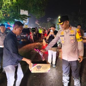 Teladan di Awal Tahun, Kapolres Pangkep Ajak Personel Bersihkan Sampah Usai Perayaan Tahun Baru 2026