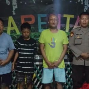 Polres Gresik Selamatkan Wisatawan Asal Sidoarjo Tersesat di Hutan Pulau Bawean