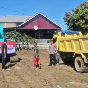 Bantuan Alat Berat Kapolri Dukung Pembersihan Lumpur Pasca Banjir di Pidie
