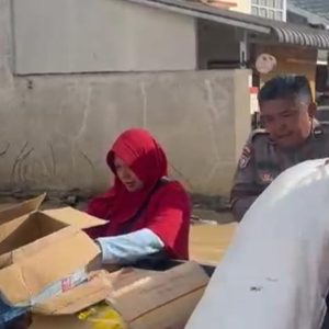 Polri Salurkan Bantuan Sembako untuk Warga Terdampak Banjir Bandang di Gurun Laweh