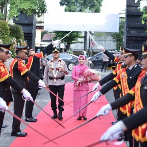 Tradisi Pisah Sambut Kapolres Gresik, AKBP Rovan Berpamitan, AKBP Ramadhan Siap Lanjutkan Pengabdian