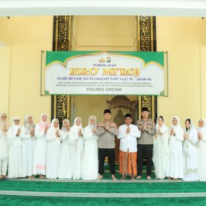 Peringati Isra Mi’raj 1447 H, Polres Gresik Gelar Binrohtal dan Santuni Anak Yatim