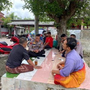 Satpolairud Polres Gresik Duduk Bersama Nelayan Mengare, Bahas Keselamatan dan Laut Lestari