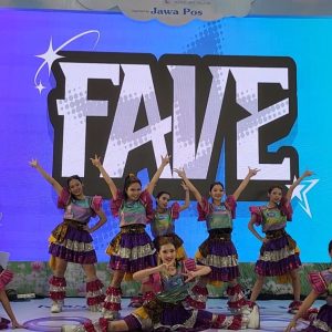 Tim SMAK Frateran Surabaya Raih Juara 1 Lomba GlowTopia 2026 di Pakuwon Mall