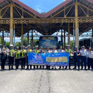 Operasi Keselamatan Semeru 2026, Satlantas Polres Gresik Ramp Check Bus di Terminal Bunder