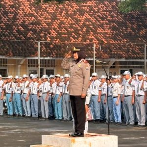 Polres Pasuruan Gelar Police Goes To School, Tanamkan Disiplin dan Kesadaran Kamtibmas