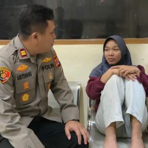 Respons Cepat Polsek Panongan Antar Warga dalam Kondisi Kebingungan Kembali ke Keluarga   