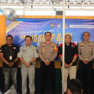 Sinergi di Balik Secangkir Kopi: Satlantas Polres Gresik Rangkul Driver Ojol dalam Ops Keselamatan Semeru 2026