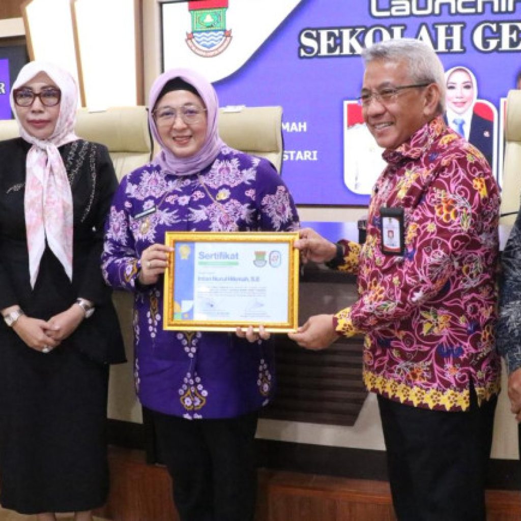 Wabup Tangerang Intan Nurul Hikmah meluncurkan Sekolah Gender Angkatan I 2026 di Kantor Bupati Tangerang