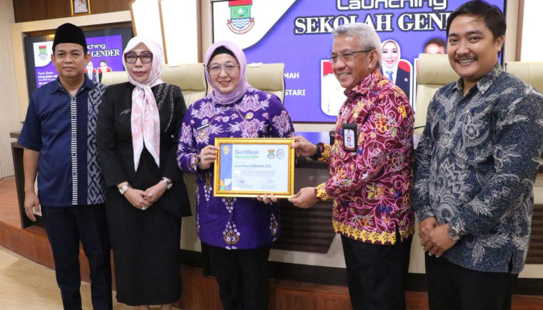 Wabup Tangerang Intan Nurul Hikmah meluncurkan Sekolah Gender Angkatan I 2026 di Kantor Bupati Tangerang