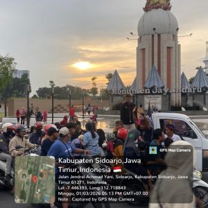 Depan Monumen Jayandaru Jadi Saksi Aksi Sosial MAKI Jatim di Ramadan 1447 H
