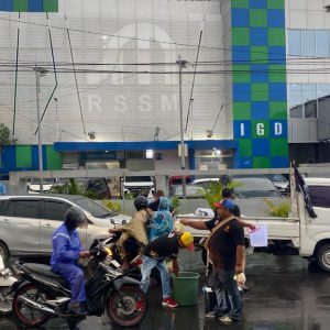 Heru Maki Pimpin Aksi Sosial, MAKI Jatim Tebar Paket Takjil di Sidoarjo