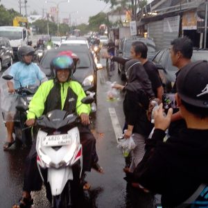 Semangat Ramadan 1447 H, MAKI Jatim Tebar Kepedulian di Depan Roxy Mall Jember