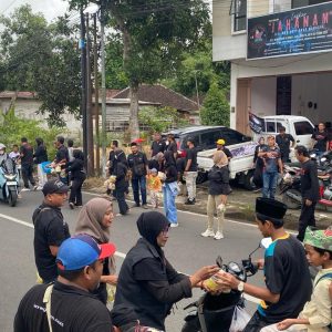 MAKI Jatim dan Ormas Laskar Jahanam Jember Berbagi Takjil