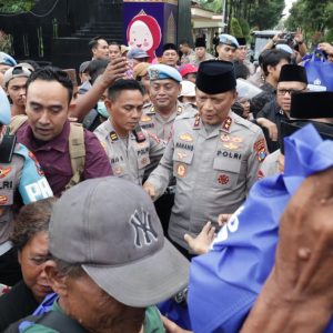 Ramadan Berkah, Kapolda Jatim Berbagi Takjil dan Buka Puasa Bersama Elemen Masyarakat