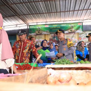 Polres Ngawi Bersama Pemkab Sidak Pasar Jaga Stabilitas Harga dan Ketersediaan Bapokting