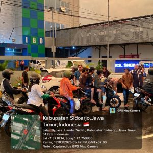 Semangat Berbagi Ramadan, MAKI Jatim Bagikan 250 Paket Takjil untuk Pengguna Jalan di Juanda