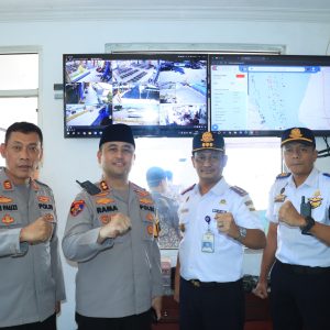 Pastikan Pengamanan Mudik Laut Siap, Kapolres Gresik Tinjau Pos Pam Pelabuhan