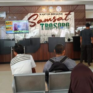 Pelayanan Samsat Trosobo Dipuji Wajib Pajak, Petugas Dinilai Ramah dan Membantu