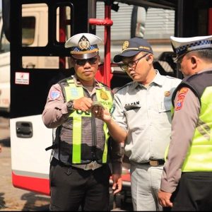 Pastikan Keselamatan Pemudik, Rampcheck Bus Dilakukan di Rest Area 726 B Wringinanom