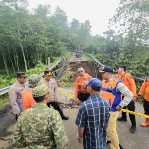 Polres Probolinggo Pasang Police Line, Akses ke Air Terjun Madakaripura Ditutup Sementara