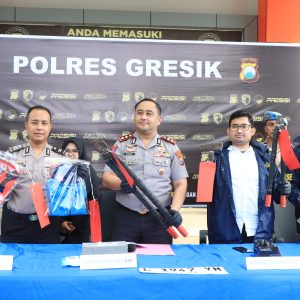 Polres Gresik Ringkus Komplotan Residivis Pencuri Kabel PLN Lintas Daerah di Ngawi