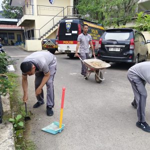 Korvey Pagi, Personel Polres Pangkep Kompak Jaga Kebersihan Mako