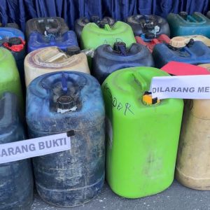 Polres Bondowoso Amankan Dua Tersangka Penimbun 1 Ton BBM Bersubsidi