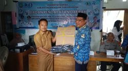 Bapenda Pangkep Serahkan SPPT PBB-P2 Dan Gelar Literasi ETPD Di Kecamatan Liukang Tangaya