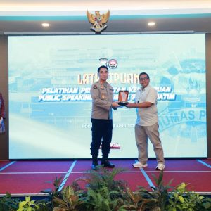 Pelatihan Public Speaking, Kabid Humas Polda Jatim: Humas Harus Jadi Komunikator Efektif di Era Digital