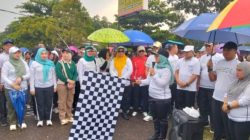 Bupati Lampung timur ,Hj Ela Siti Nuryamah buka HUT ke 27 th Lampung timur di meriahkan jalan sehat