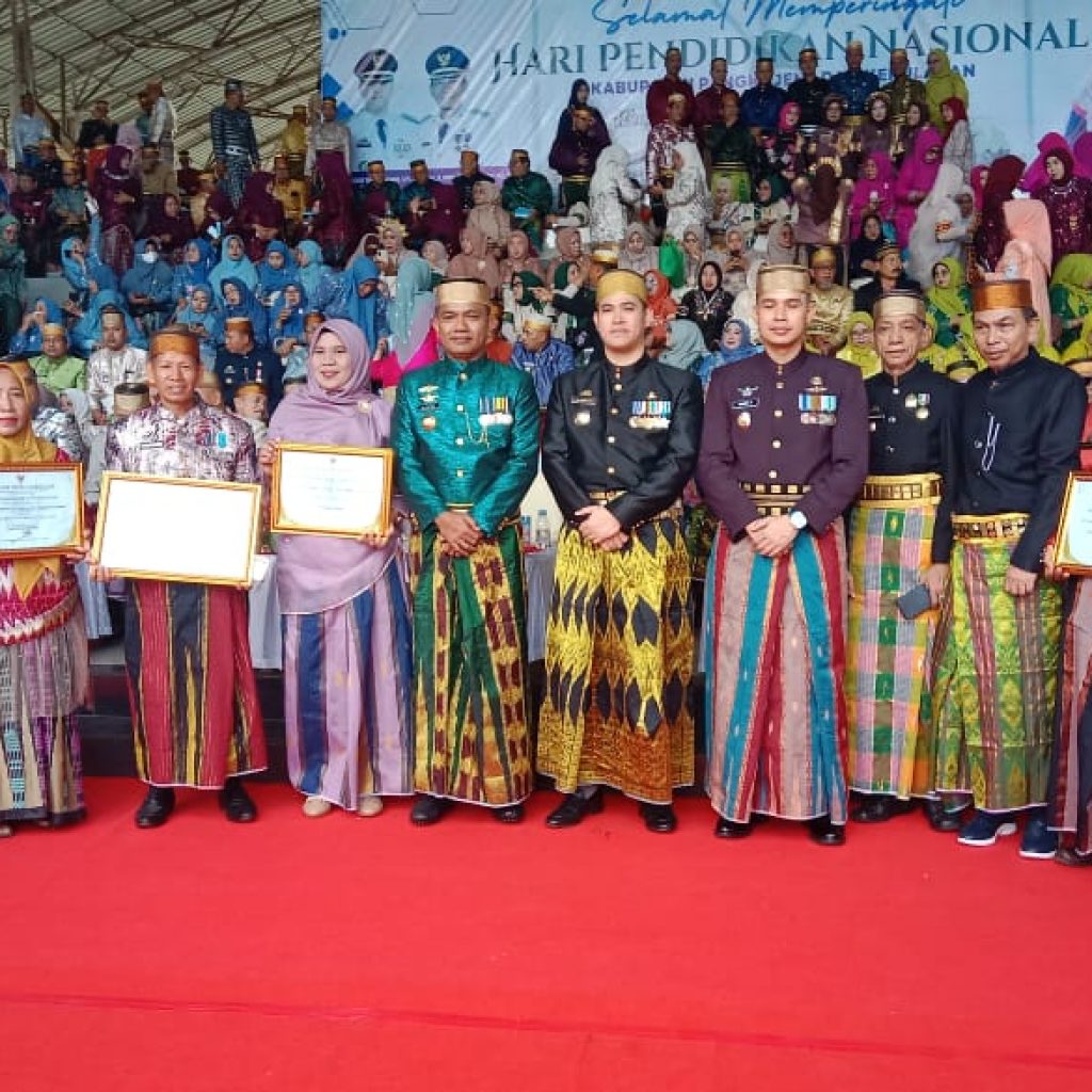 Pemkab Pangkep Gelar Upacara Hardiknas 2026, Mengusung Tema “Menguatkan Partisipasi Semesta Mewujudkan Pendidikan Bermutu untuk Semua”