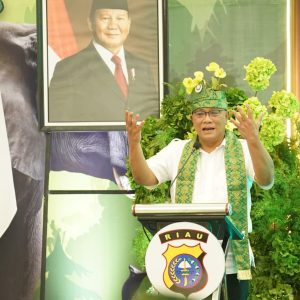 Berkunjung ke Mapolda Riau, Menteri Lingkungan Hidup Dorong Replikasi Green Policing Secara Nasional