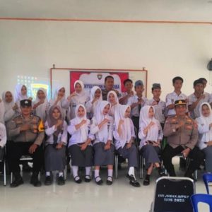 Sat Binmas Polres Pangkep Bersama Polsek Ma’rang Gelar Sosialisasi Pencegahan Narkoba di SMA Negeri 9 Ma’rang