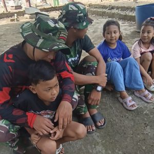 ‎Tawa Anak Desa dan Hangatnya Kebersamaan Satgas TMMD 128 Gresik