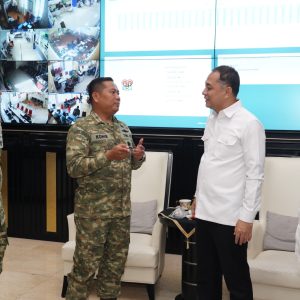 Hangat dan Penuh Keakraban, Danrem Pererat Silaturahmi dengan Wali Kota Surabaya