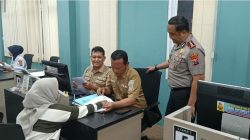 Pastikan Warga Terlayani Optimal, Kapolres Gresik Pantau SKCK hingga Layanan 110
