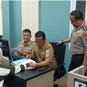 Pastikan Warga Terlayani Optimal, Kapolres Gresik Pantau SKCK hingga Layanan 110