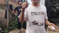 Ketua RT 01/01 Kampung Babakan Ajak Warga Gotong Royong Bersihkan Lingkungan